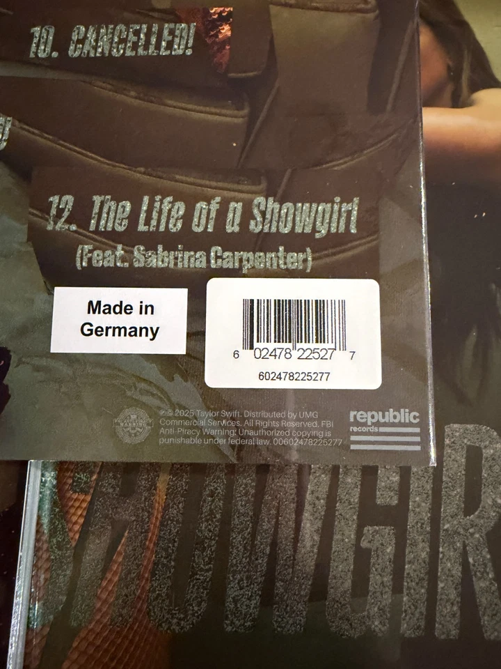 Life of a Showgirl The Shiny Bug Edition Wintergreen Onyx Marbled Vinyl -IN HAND - Image 3 of 4