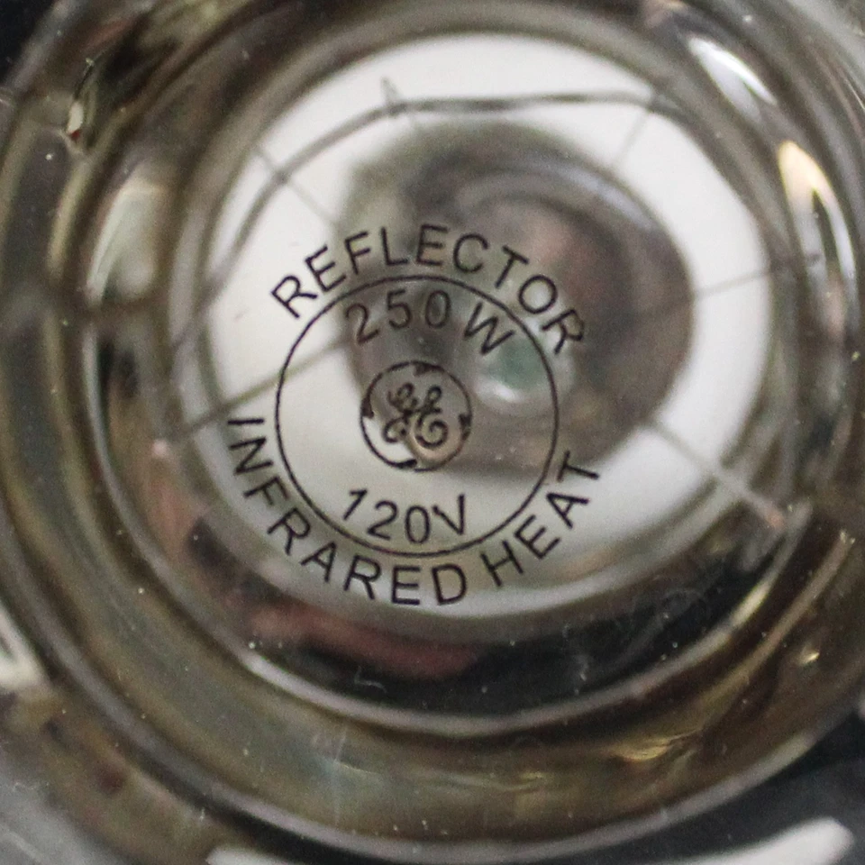 GE Heat Lamp 250W 120v 5,000 Hrs 4.6 YRS Life BR40 Clear Med Base 30715 - Image 4 of 4