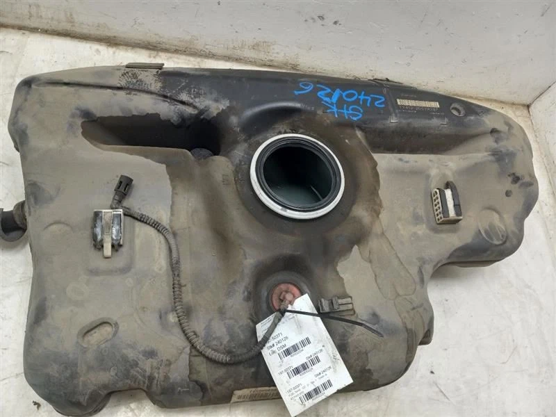 09-13 TOYOTA COROLLA 1.8L FWD AT GAS FUEL TANK  Foto 3 de 4