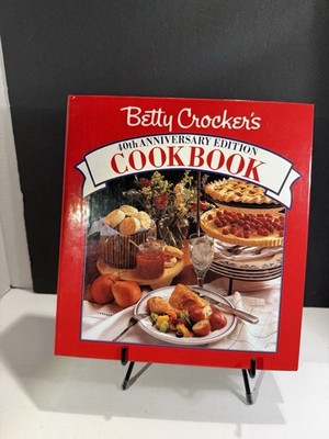 Vintage Betty Crocker's 40th Anniversary Edition Cookbook 5 Ring Binder 1991 