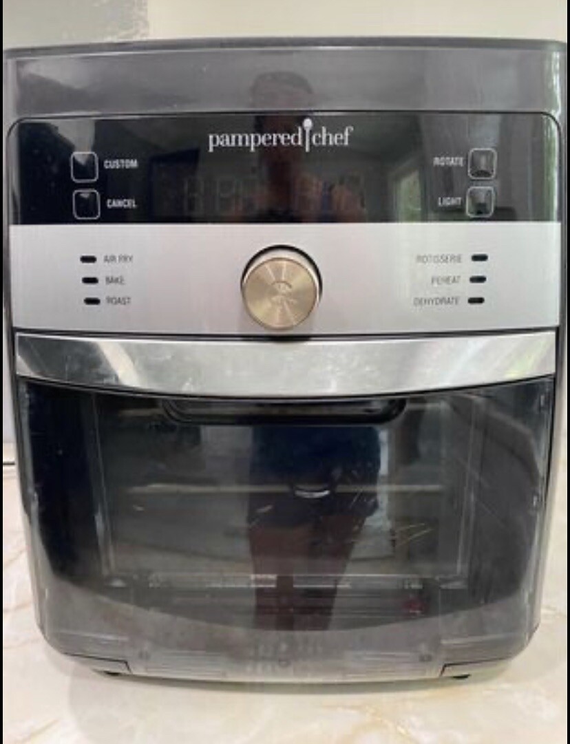 Pampered Chef DELUXE AIR FRYER Bakes Rotisseries Dehydrates Barely used