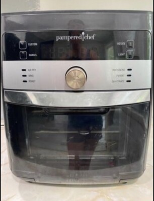 Pampered Chef DELUXE AIR FRYER Bakes Rotisseries Dehydrates Barely used 