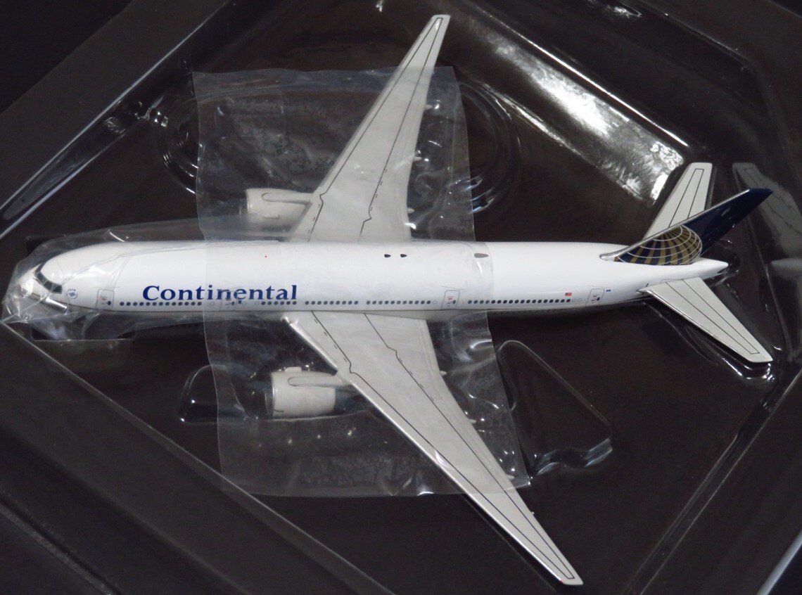 Gemini 1/400 B777-200ERコンチネンタル航空 Gemini Jets Continental Airlines B777-200ER. N37018. 1:400 Scale
