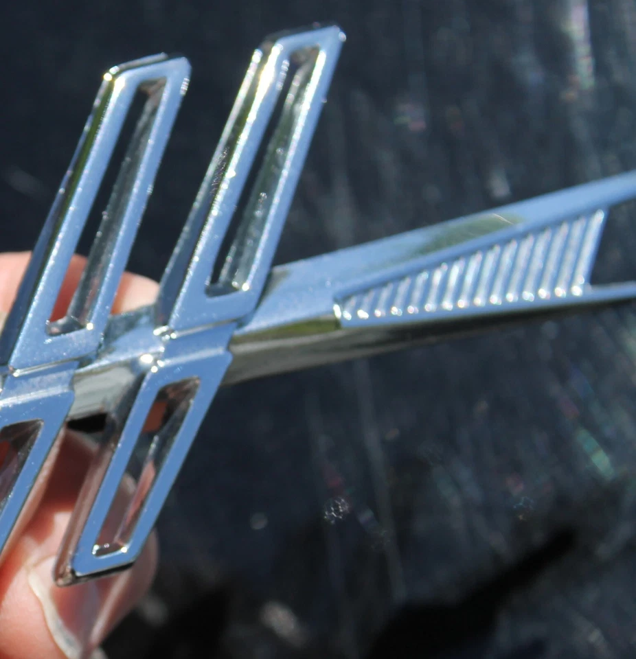 Placa de identificación emblema tapa maletero trasero cromado Oldsmobile 88 1961 fabricante de equipos originales Foto 3 de 4