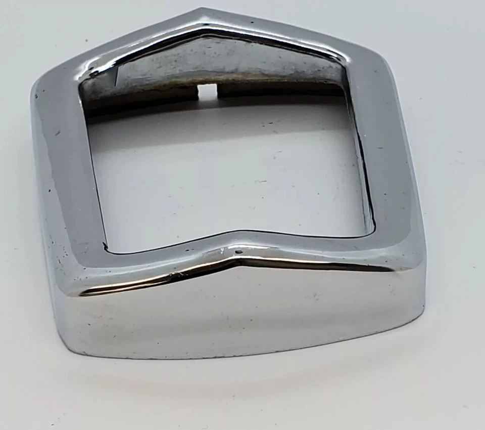 1950-1952 Chrysler Right Passenger Side Back-Up Light Bezel 1383469 NOS. - Imagem 4 de 4