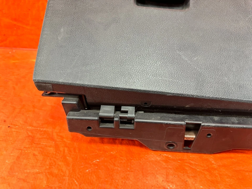 15-18 SUBARU WRX & STI - CONJUNTO DE PORTA-LUVAS - COR PRETA - FABRICANTE DE EQUIPAMENTO ORIGINAL OE FACTORY #170 - Imagem 3 de 4