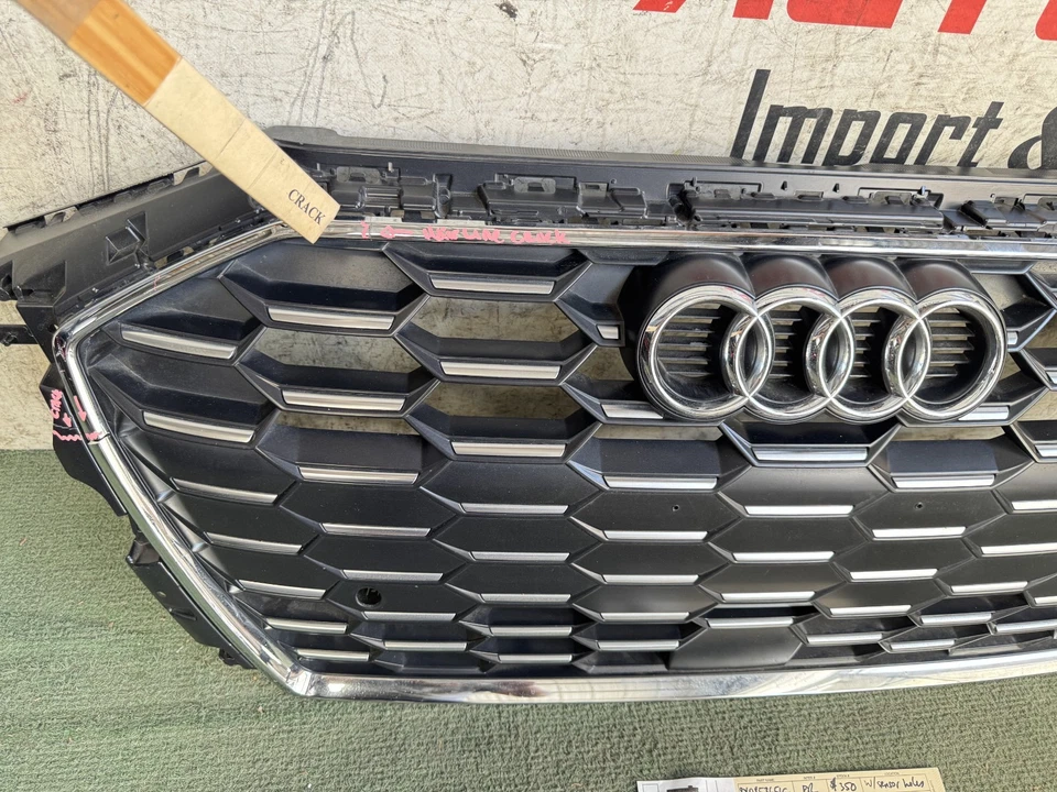con grietas 2021 2022 2023 2024 AUDI A3 S3 PARACHOQUES DELANTERO REJILLA OEM AY82084 Foto 3 de 4