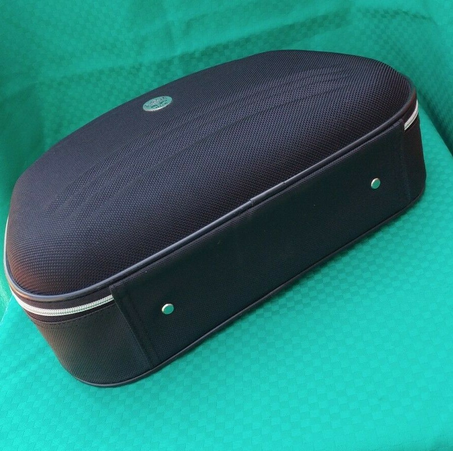 Heys USA Black Carry-On Beauty Case soft side zippered overnight luggage EUC