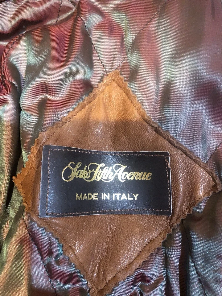 Casaco de couro vintage anos 90 Saks Fifth Avenue comprimento 3/4. - Imagem 2 de 4