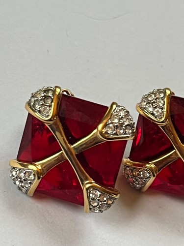 Stunning Swarokvski Swan Signed Rich Red Square Glass w Goldtone Cross & Clear - Picture 2 of 14