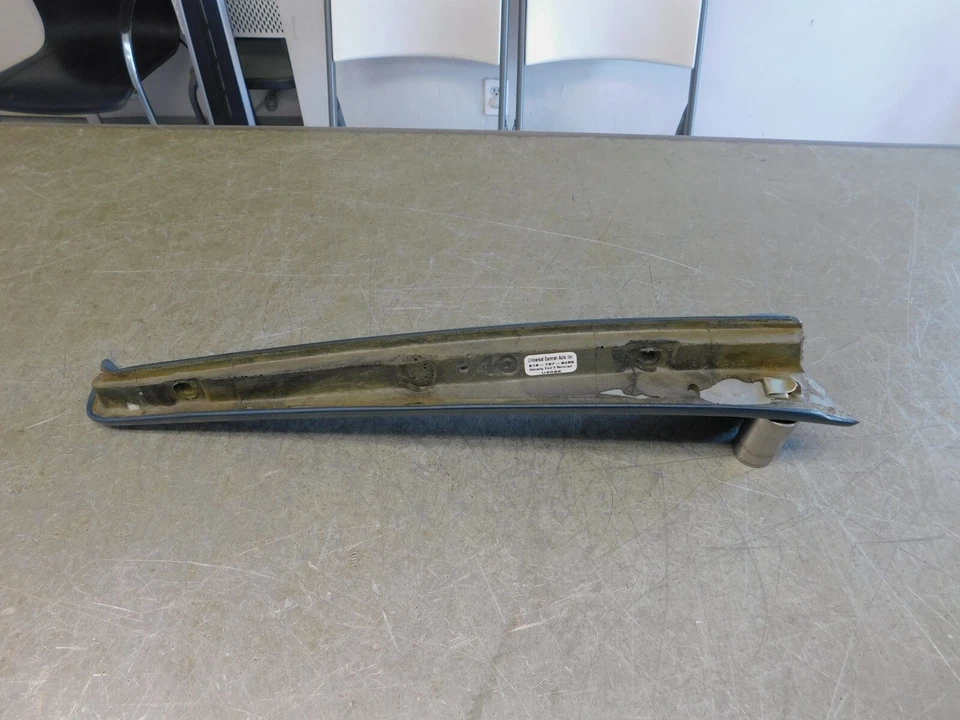 W116 450SEL 450SE 280SEL 280SE 300SD DOOR TRIM PILLAR MOLDING RIGHT - BLUE - Image 4 of 4