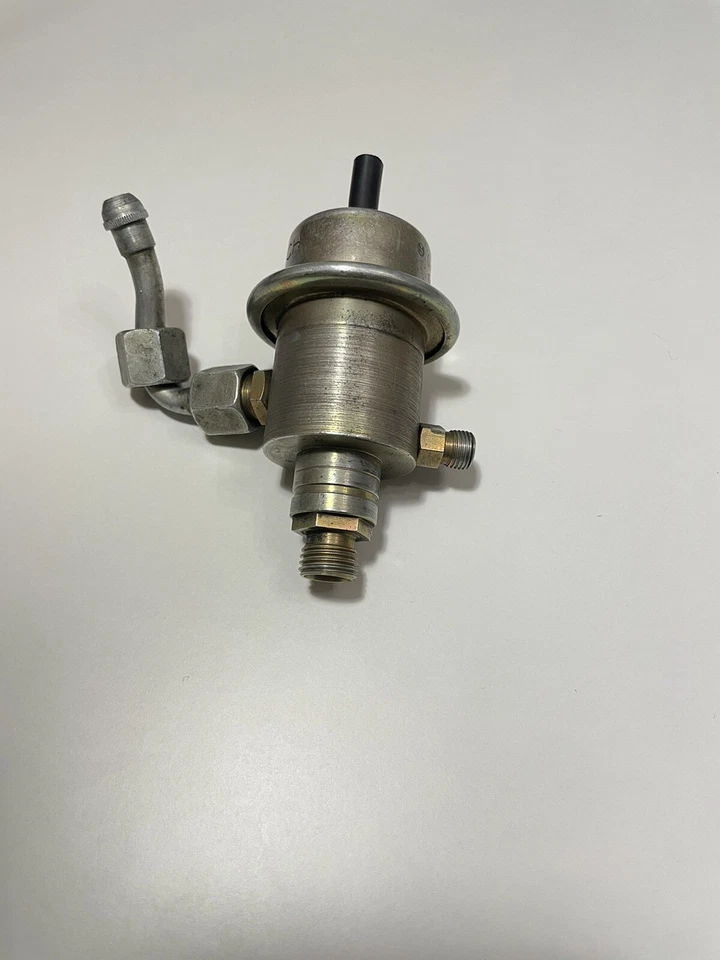 MERCEDES BENZ W124 FUEL PRESSURE REGULATOR BOSCH OEM #0438161001 DR0001 - Image 3 of 4