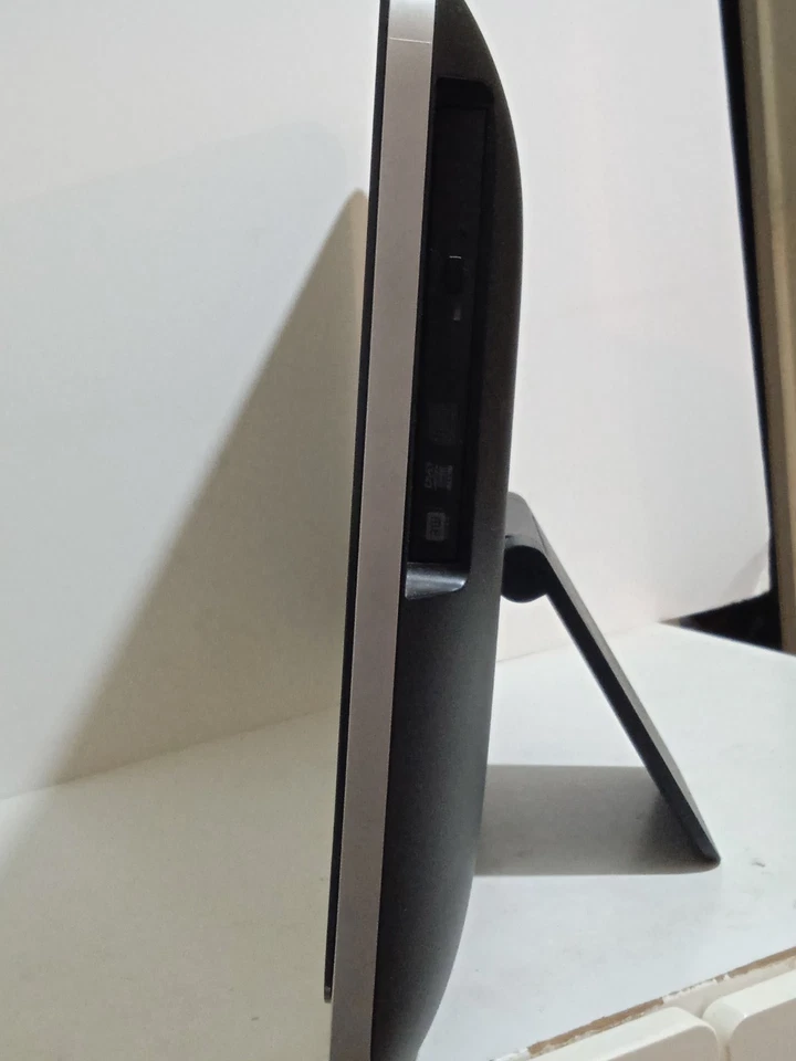 HP ALL IN ONE 20 - 20", AMD E1-2500, 4 GB RAM, RADEON HD 8240, 1 TB HDD, DVDRW - Imagen 3 de 4