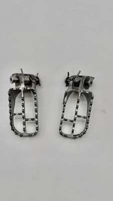 2000 97-01 Kawasaki KX125  Kx KX250 Left Right Foot Peg Leg Rest Pin Spring