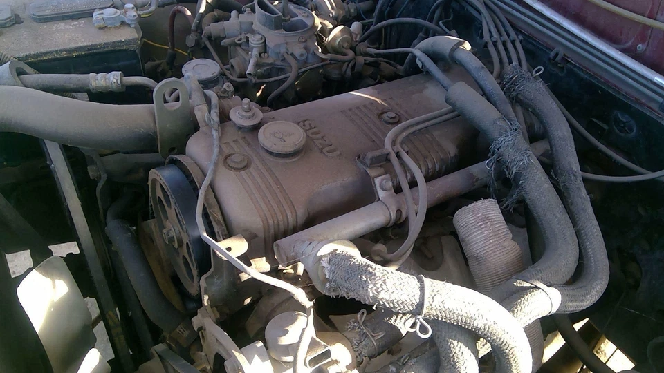 Conjunto de culata Isuzu Pup Pickup 1986-1993 OEM 2,3 L Foto 2 de 4