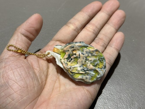 Toys Spirits Kaiyodo Japan Exclusive Oyster Keychain Figure A - Picture 4 of 4