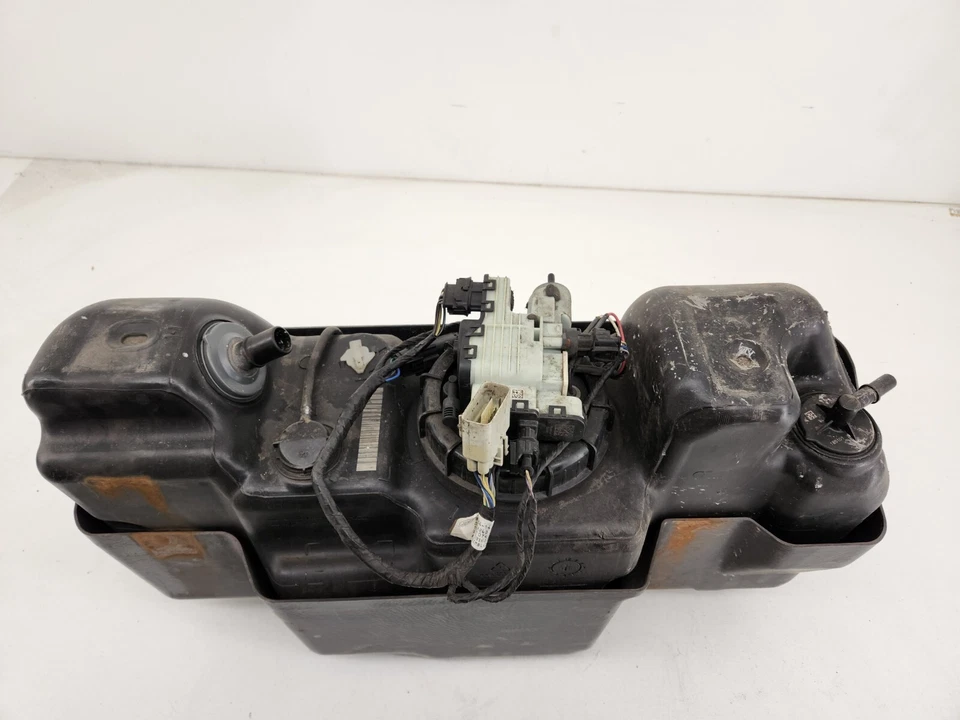 Ford F350 F450 F550 2011-2016 cabina y chasis DEF tanque de líquido de escape y bomba Foto 2 de 4