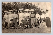 A10 Postcard  RPPC Victorian couples Ladies w/ Big Hats 1059a