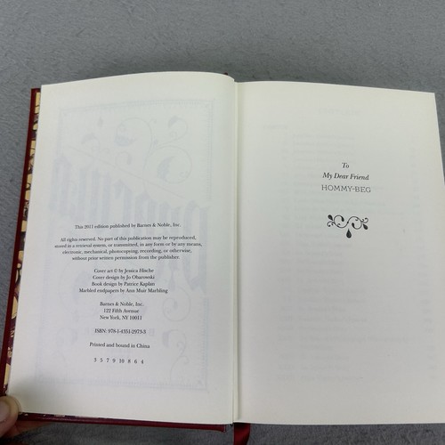 Dracula By Bram Stoker (2011 Barnes & Noble Hardcover Edition) - Picture 11 of 14