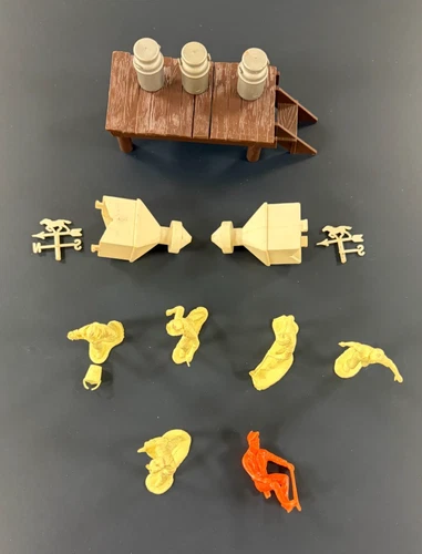 MARX FARM playset Vintage Lot of 6 workers, 2 cupolas, 2 weather vains, & 1 deck