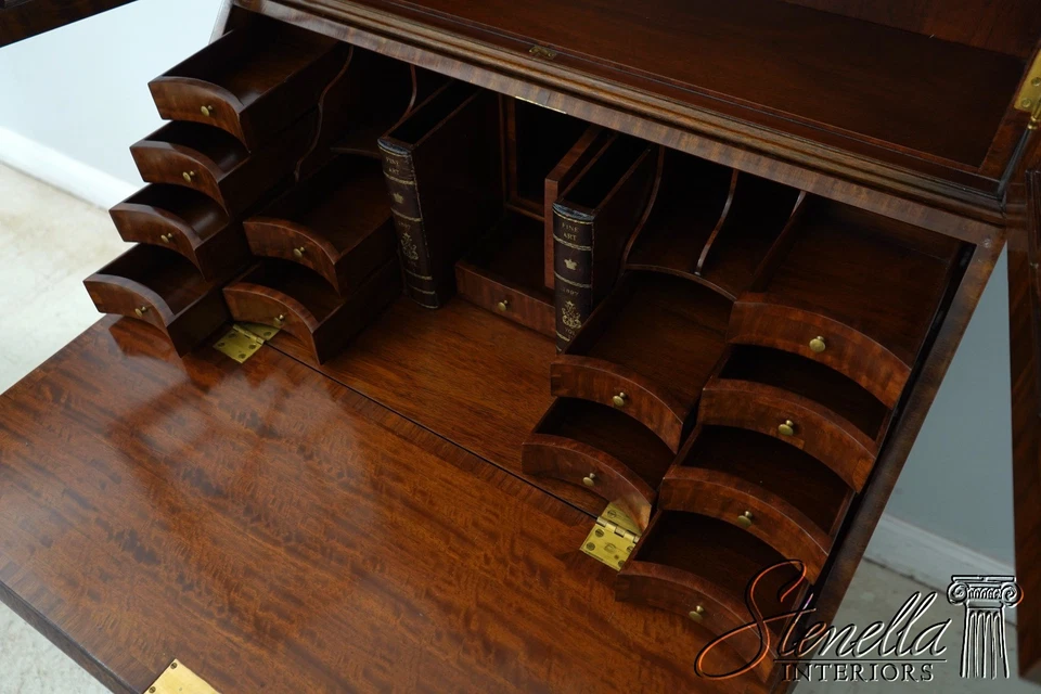 L66637: Librería de escritorio de secretaria de caoba Chippendale MAITLAND SMITH Foto 4 de 4