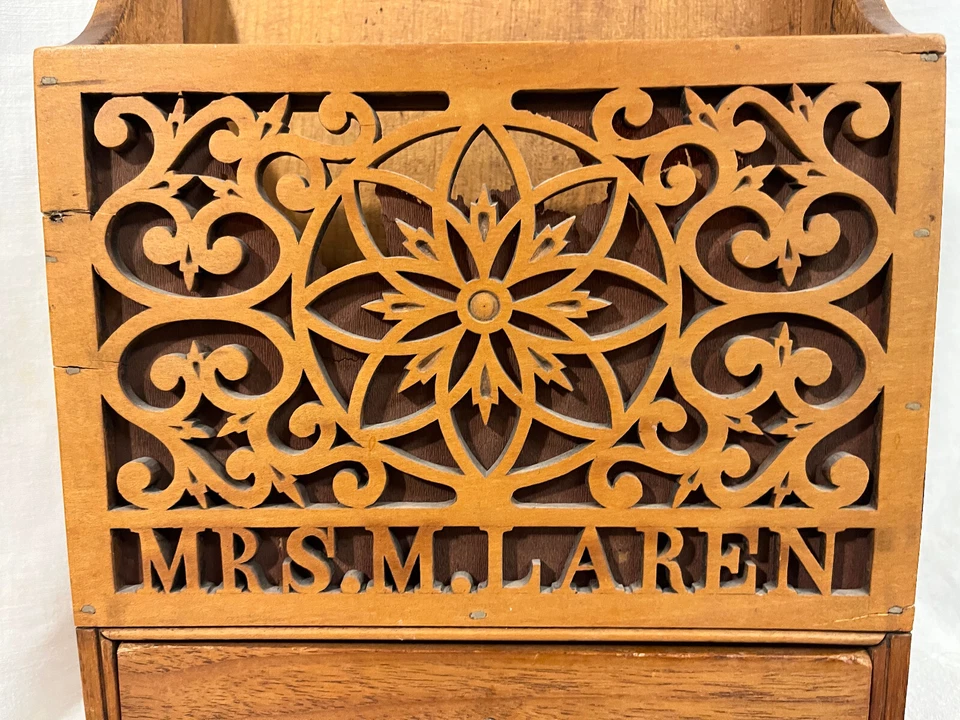 Antique Early American Hanging Wall Box, Cutout Scroll Work, prob. PA c 1830-50s - Image 3 of 4