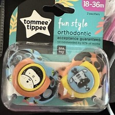 Priced To MOVE Tommee Tippee Pacifiers 18-36 Mo 2 Pack Robot Monkey Blue/Orange