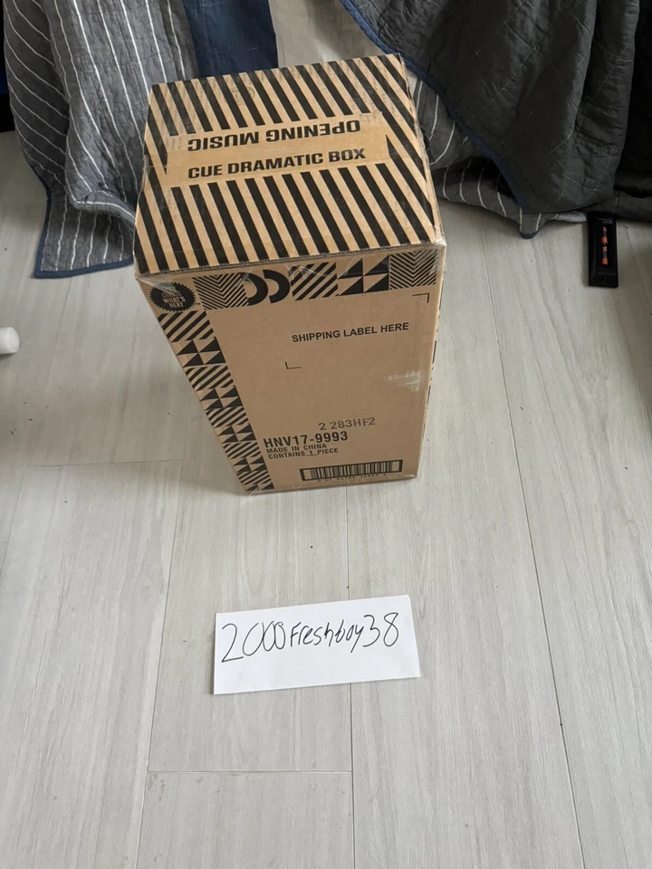 Muñeca Mattel Creations Off-White c/o Monster High Electra Melody EN MANO ✅ Foto 3 de 3