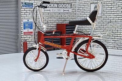 Raleigh Chopper Fahrrad rot MK2 Maßstab 1:12 Modell mit Drehpedalen 