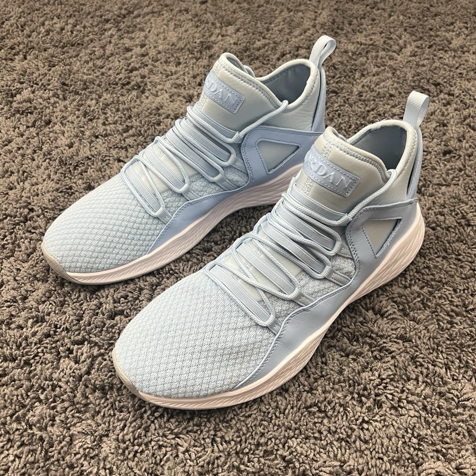 Tênis Jordan Formula 23 azul gelo cinza lobo 881465-406 masculino tamanho 12 Tarheels - Imagem 4 de 4