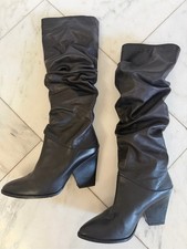 Stuart Weitzman Women s 7.5 Black Slouch Poin...