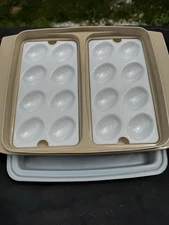 Vintage Tupperware Tan Deviled Egg Keeper Carrier  Lid 2 Removable Trays 723-2