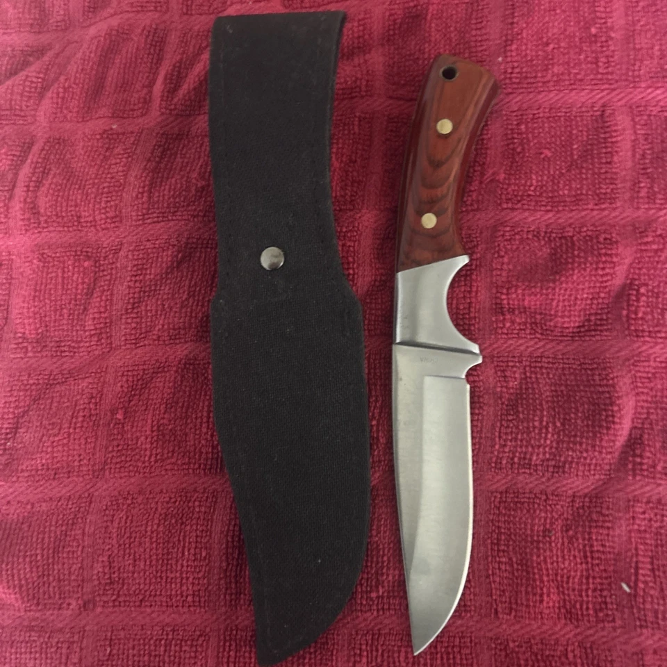 Cuchillo Winchester 9" Caza Hoja Fija Mango Madera con Funda Nylon Coleman Foto 2 de 2