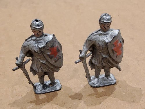 BRITAINS ERA JOHILLCO CRESCENT PREWAR LEAD FOOT CRUSADER KNIGHTS