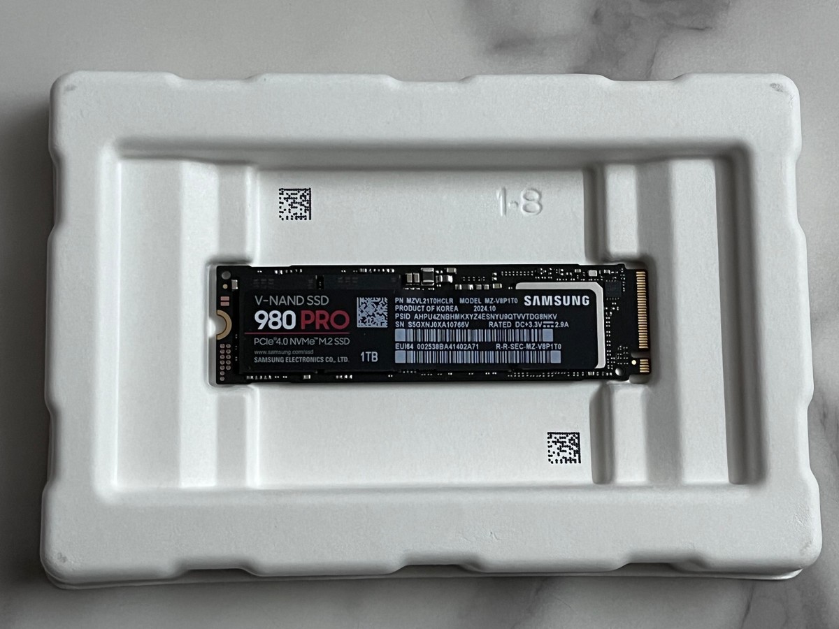 Samsung 980 PRO MZ-V8P1T0 1TB PCIe4.0 NVMe M.2 2280 Solid