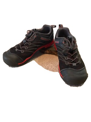 KEEN Big Kids Boys Size Red And Black CHANDLER CNX