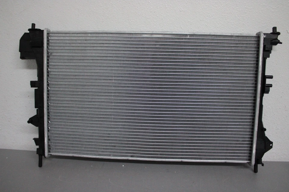 2004 2009 SAAB 9-3 SERIES RADIATOR - Imagem 2 de 4