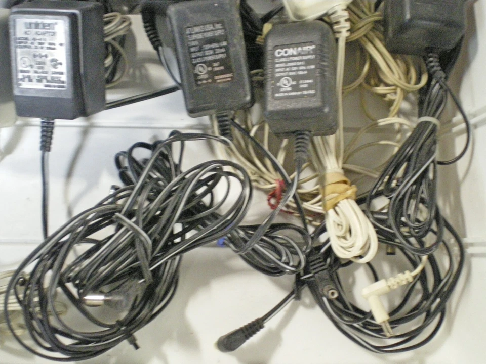 Lote de 20 fuentes de alimentación adaptadoras de CA de varias marcas para teléfonos con cable/inalámbricos Foto 4 de 4