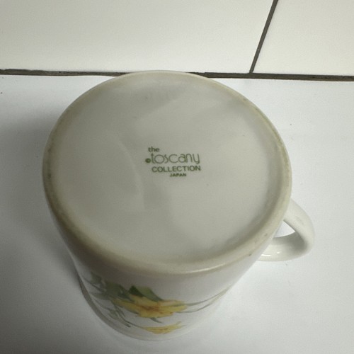 Mug Cup PORCELAIN White w YELLOW Lilies TOSCANY COLLECTION Japan - Picture 3 of 4
