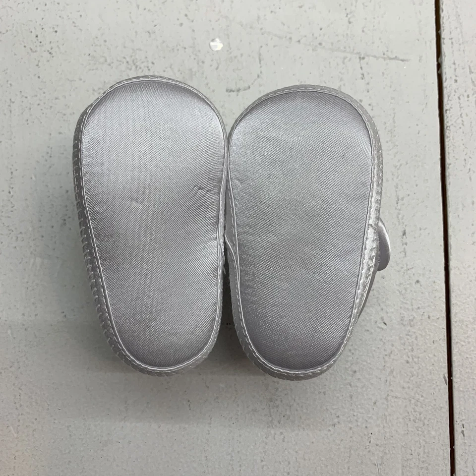 Botines y calcetines plateados para bebé talla 10 Foto 4 de 4