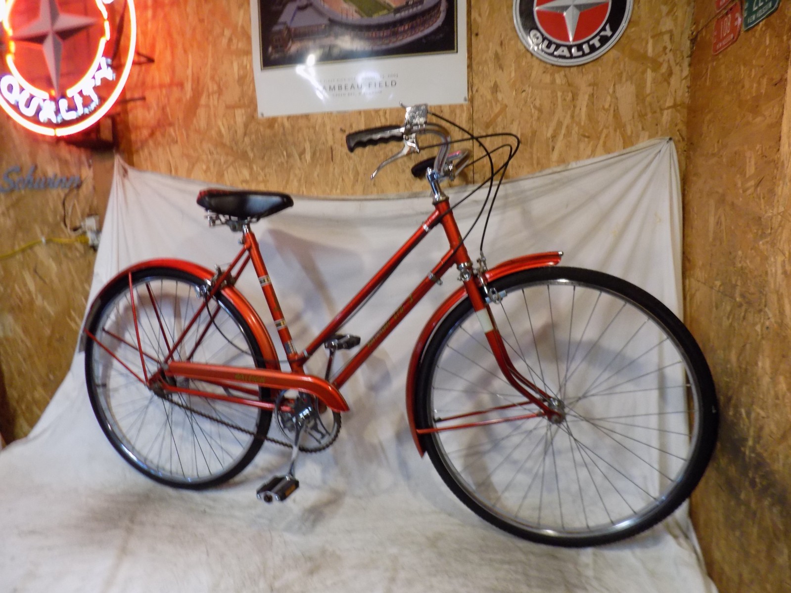 (Used) 1967 RALEIGH LTD-3-SPEED LADIES VINTAGE ROAD CRUISER BICYCLE SPORTS BSA TRIUMPH (199.95 USD) (Used) 1967 RALEIGH LTD-3-SPEED LADIES VINTAGE ROAD CRUISER BICYCLE SPORTS BSA TRIUMPH (199.95 USD)