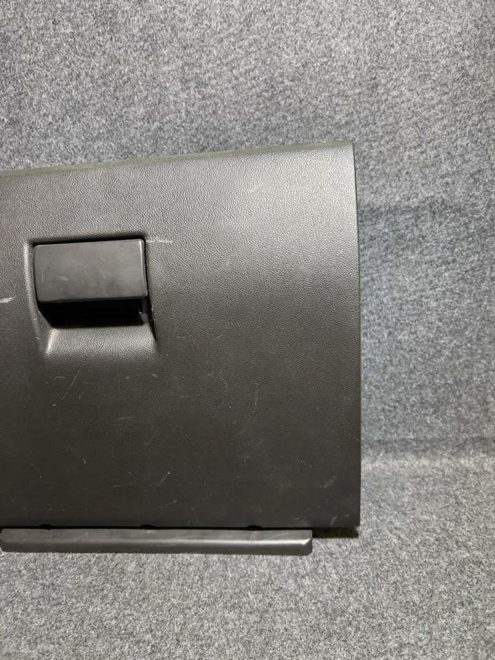 2004-2012 Chevy Colorado перчаточный ящик дверь GMC Canyon защелка ручка серый OEM - Изображение 3 из 4