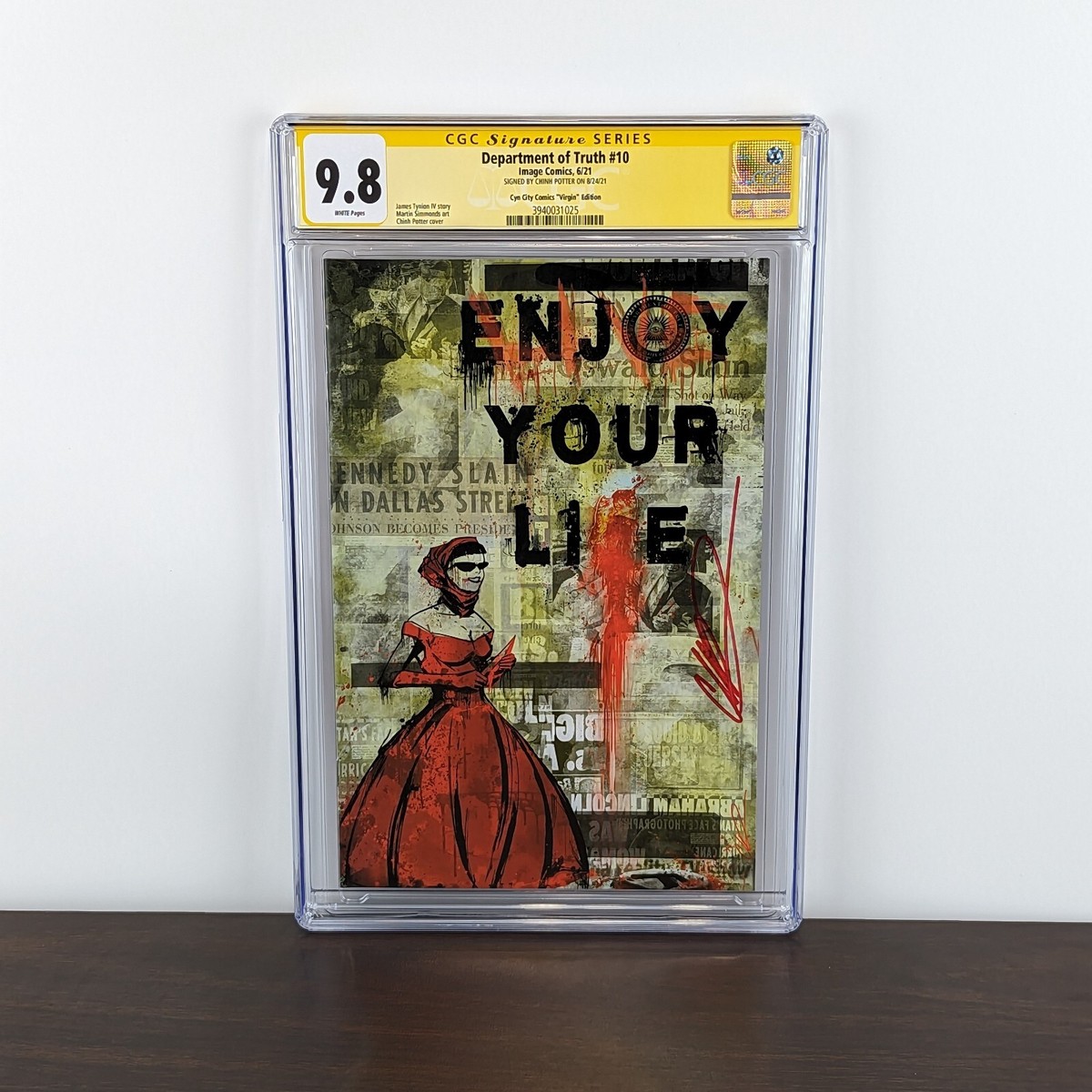 アメコミリーフ Department of Truth #1 9.6 サイン入り Department of Truth #1 CBCS9.6 サイン入り - メルカリ