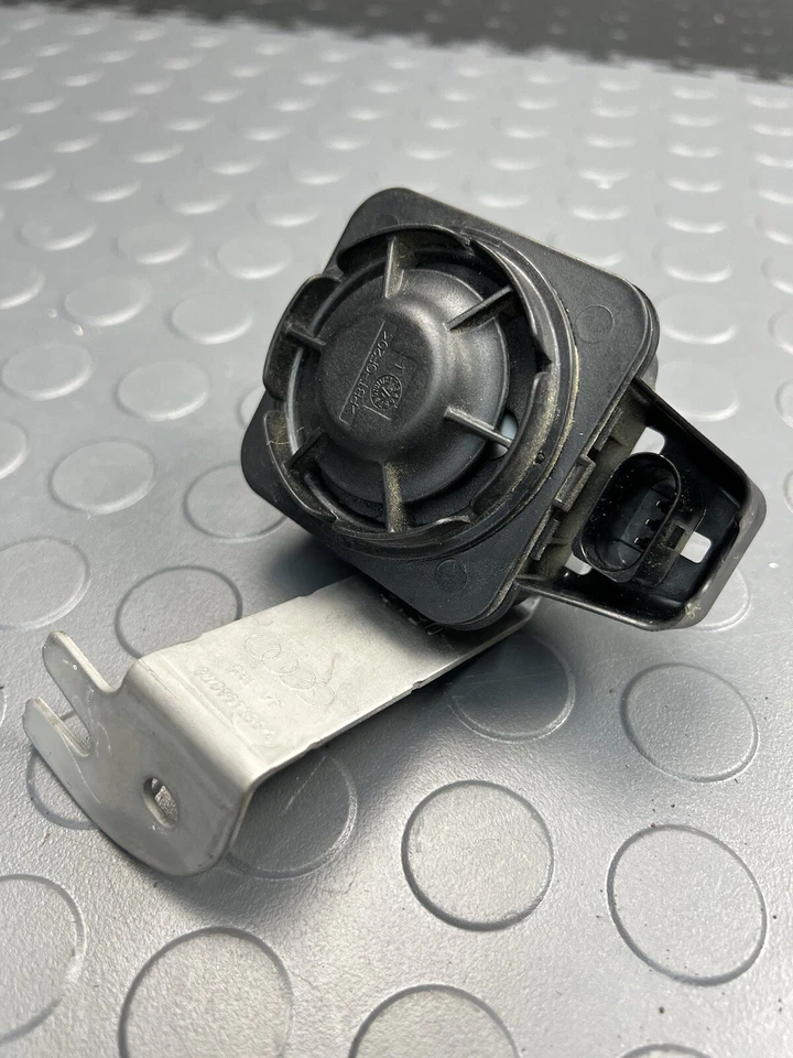 AUDI A4 2017-2021 ALARMA ANTIRROBO BOCINA SIRENA OEM Foto 2 de 4