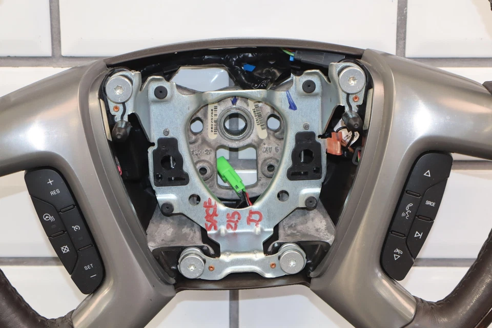 09-10 GMC Yukon Denali cuero cacao volante térmico grano madera 81 k Foto 2 de 4