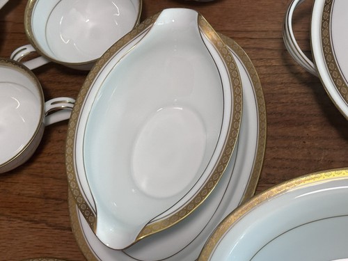 NORITAKE Charlotta Gold 35 Pc. Dinnerware Set -Fine China - Picture 7 of 10