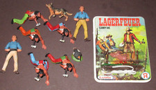 Konvolut alte Elastolin Kunststoff Figuren  Indianer Cowboys Lagerfeuer Hund 7cm