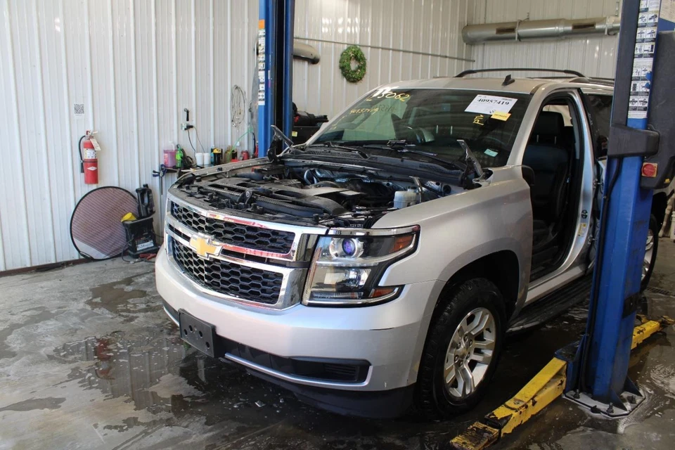 2015 Chevrolet Tahoe 4WD Driveshaft OEM 93K Miles - Used Part #430-03320 Foto 2 de 4