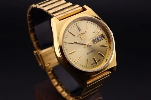 Vintage Seiko 5  Automatic 7009A Men's Wrist Watch, Day / Date- Japan Made
