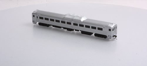 Proto 1000 30596 HO Scale New York Central Budd RDC Passenger Locomotive #M-452 - Picture 7 of 11